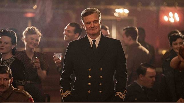 柯林佛斯在新片《死間行動》中，扮演主導「肉餡行動」的海軍情報官「蒙塔古」。（圖／車庫提供）