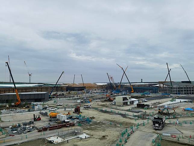 This photo taken on June 27, 2024 shows the construction site of pavilions on the Yumeshima artificial island in Osaka, Japan. (Xinhua/Zhong Ya)