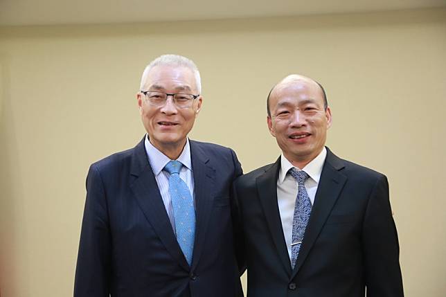 圖右為高雄市長韓國瑜、圖左為國民黨主席吳敦義。   圖：國民黨/提供