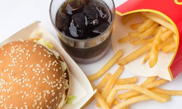 餐餐吃麥當勞竟能減重？「熱量控制」、「健康飲食」減重適合不同族群