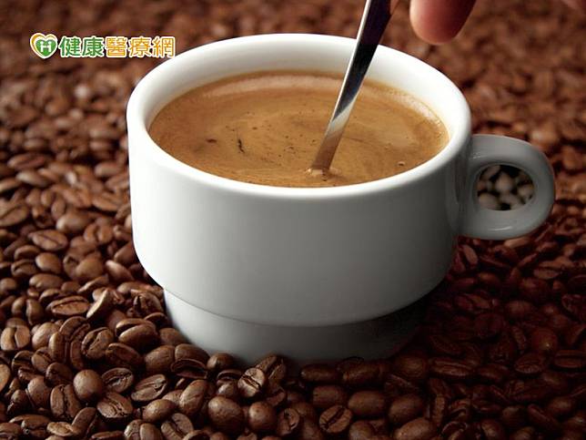 防彈咖啡含有油酯，如果不使用生酮飲食，只是光喝防彈咖啡，等於是喝了一堆油，反而會造成體重增加。