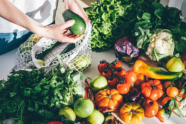 Vegetables can be easily incorporated into meal prep (Photo: Getty Images / 	Maria Korneeva)