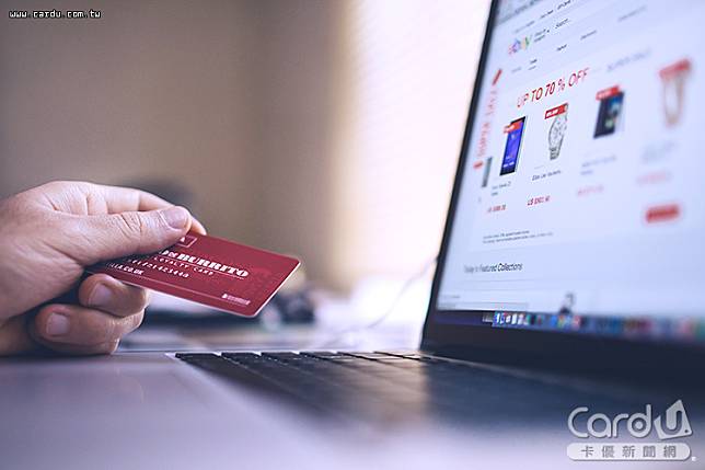 網購多元化導致信用卡盜刷金額攀高，以設立假購物網站詐騙最多(圖/pixabay)