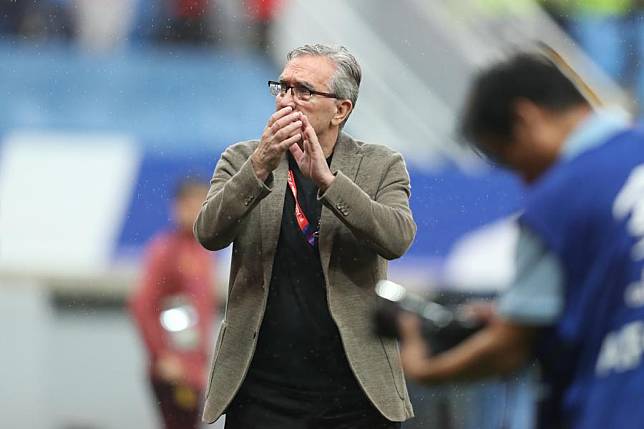 China head coach Branko Ivankovic reacts after the 2026 FIFA World Cup Asian Qualifiers match against Saudi Arabia in Dalian, northeast China's Liaoning Province, on Sept. 10, 2024. (Xinhua/Jia Haocheng)