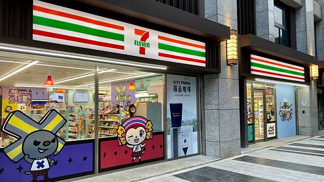 ▲超商業者紛紛開跑本周限定促銷，7-11推出LOTTE「用喝的」冰淇淋，打折後接近半價。（圖／記者黃韻文攝）