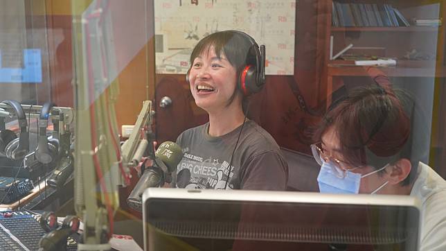 Rti中央廣播電臺位於嘉義民雄的國家廣播文物館，今年再度與《草草戲劇節》合作。圖為Podcaster錄音初體驗，進錄音室重返16歲。(Rti)