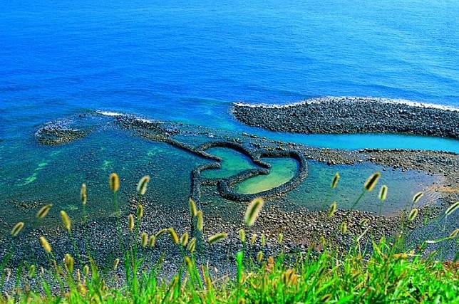 雙心石滬(圖)是澎湖知名景點。翻攝交通部觀光局網站