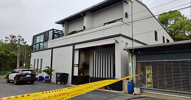 桃園市平鎮區今天上午11時發生槍擊案，但因位處偏僻，事發後警方竟未接獲任何報案，直到槍手回到苗栗投案，案情才曝光，據了解本案與日前苗栗一件幫派間的詐賭案有關。（圖／翻攝畫面）