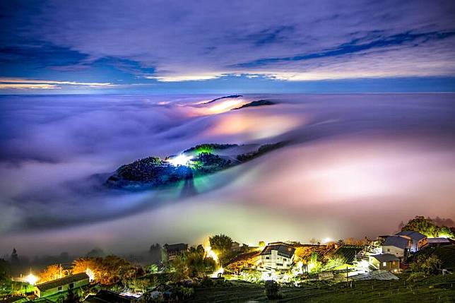 嘉義縣阿里山公路石棹段的雲瀑琉璃美景，如詩如畫。(蘇再明攝影提供)
