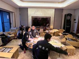 檢警調搜索約談太子集團，向法院聲請扣押豪宅、豪車價值高達45億2766萬元。（法務部調查局提供）