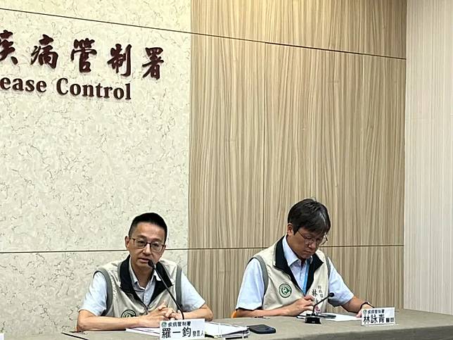 疾管署副署長羅一鈞說明疫情最新情況。