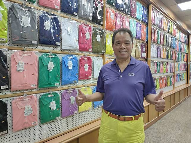 謝奇享創小丑魚品牌吸濕排汗衫打進國際市場。　（記者王正平攝）