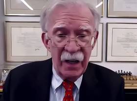 美國前國安顧問波頓聲稱，川普為了與中國達成「史上最大交易」，極可能會出賣台灣，「台灣人該害怕了」。