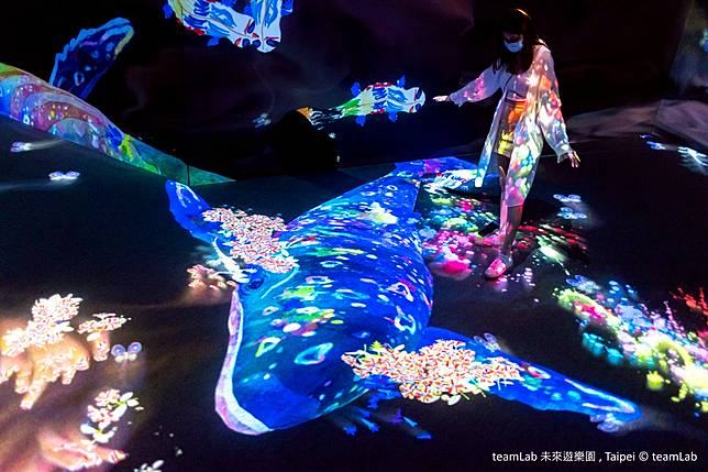 今年「teamLab未來遊樂園」，共推出9大互動藝術作品，圖為〈塗鴉自然〉主題展區。（圖片來源/聯合數位文創）