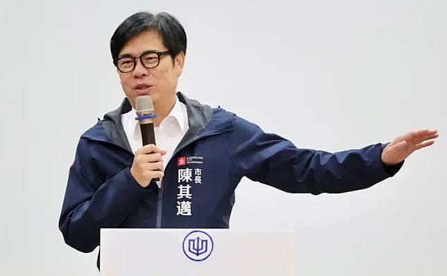 ▲陳其邁澄清立委摔帽離席是謠言，C 位就是把人民放在最重要的位置。（圖／高市府提供）。