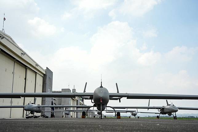 海軍在官方臉書發布「銳鳶無人機」畫面，罕見披露現役無人機訓練情形。（取自中華民國海軍臉書）