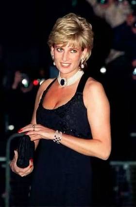 黛安娜王妃1997年在巴黎車禍過世。（翻攝Princess Diana 臉書社團）