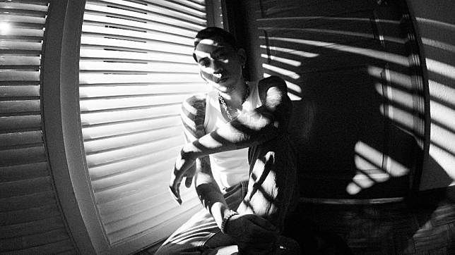 嘻哈歌手馬克SAVAGE.M曾因毒品鋃鐺入獄，重生後的他透過音樂回憶過往。（圖／拍打仔有限公司提供）