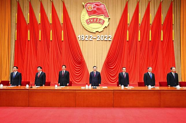 習近平與其他中共中央政治局常委參加共青團成立100年的慶祝活動。（資料照，美聯社）