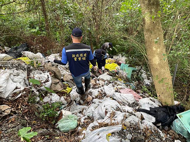 打擊非法棄置，新北守護國土環境。   圖：新北市環保局提供