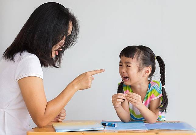 幼兒反叛期時經常無故哭鬧。