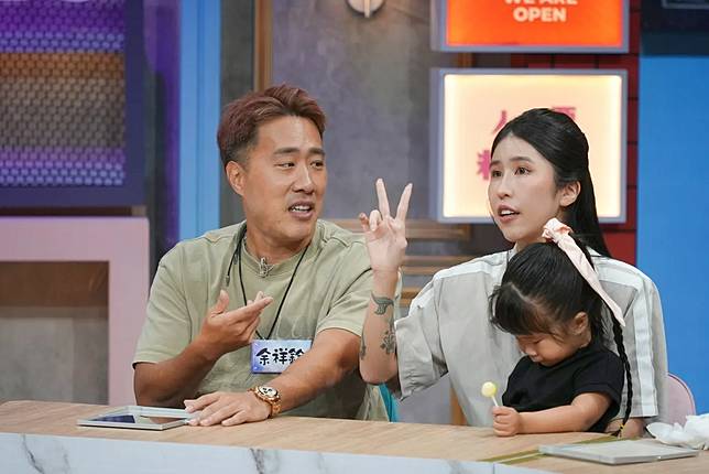 余祥銓、柔柔帶女兒上節目。東森綜合提供