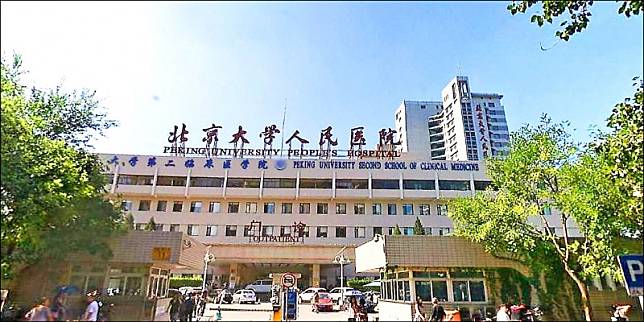 中國北京首都醫科大學附屬復興醫院與北京大學人民醫院，20日皆爆發院內群聚感染。(取自網路)