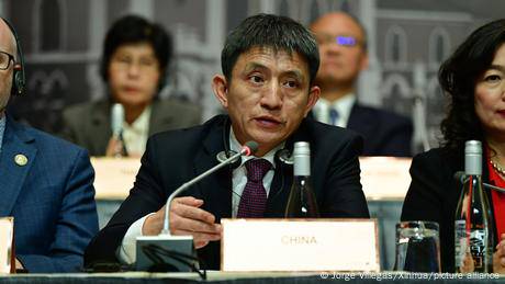 本周三（4月16日）中國政府發布了最新人事任免信息。任命駐世貿組織（WTO）代表李成鋼接替王受文，任正部長級別的中國商務部國際貿易談判代表，同時兼任商務部副部長