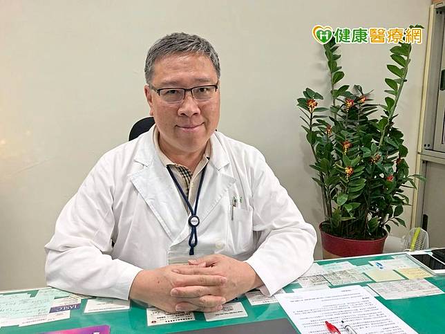 陳育民醫師強調，病患最好能接受篩檢確認基因突變類型，才能找出理想標靶藥物，延長存活期、改善生活品質。