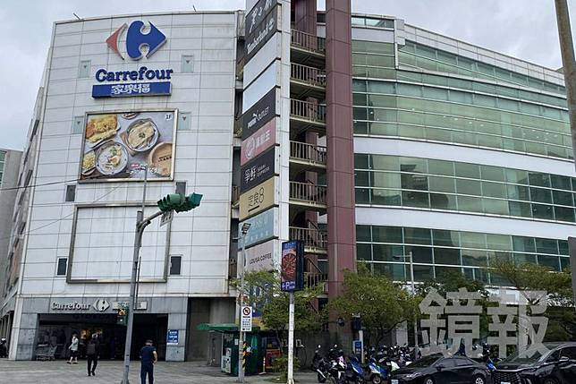 有網友發現，全台家樂福賣場、超市，甚至是賣場內的鞋店，都被改名為康達盛通。示意圖／攝影姜永年