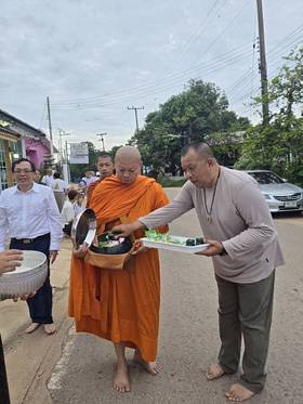อดีตแม่ทัพกุ้งบวช 1 พรรษา อุทิศให้ทหารไทยที่สละชีวิต เพื่อผืนแผ่นดินไทย |  สวพ.FM91 | LINE TODAY