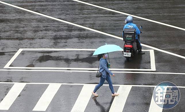 氣象署表示鋒面接近，全台各地降雨機率增，週三天氣轉涼。（本刊資料照）