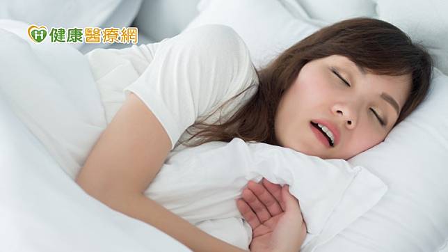 夜間阻塞性睡眠呼吸中止併低血氧如果不經診斷治療，長期下來可能會有許多共病產生，應及早診斷、及早治療。