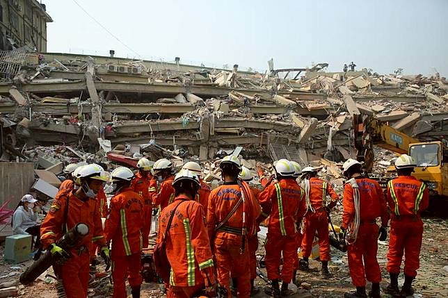Rescuers prepare to carry out search and rescue operations after an earthquake in Mandalay, Myanmar, March 30, 2025. (Photo by Myo Kyaw Soe/Xinhua)