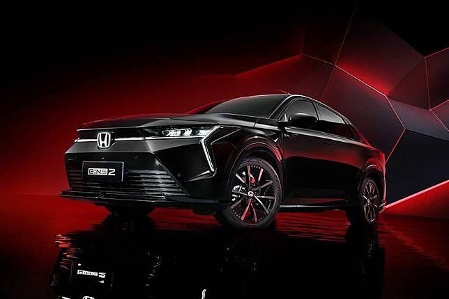 Honda 在廣州車展發表 e:NS2 全新跨界跑旅，預計今年正式上市。