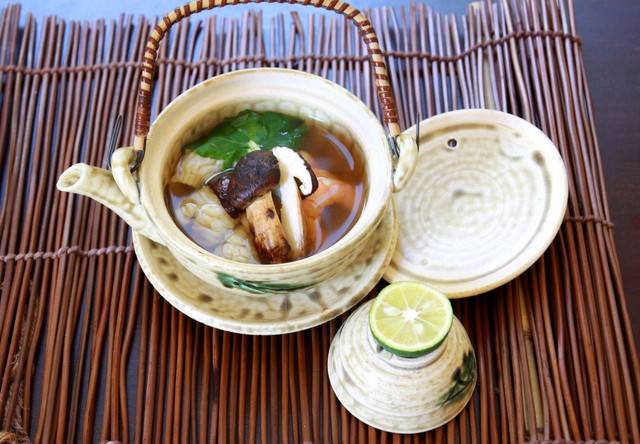 是鍋還是茶壺？打開日本美食「土瓶蒸」的箇中秘密| All About Japan 