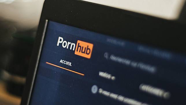 號稱全球前3大色情網站之一的Pornhub，被歐盟依據《數位服務法》納管。彭博新聞