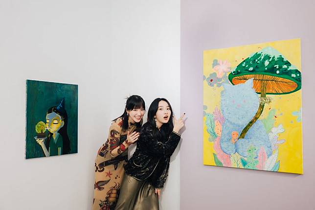 李沐（右）演藝圈好友多，還曾出席程予希畫展。（資料照）