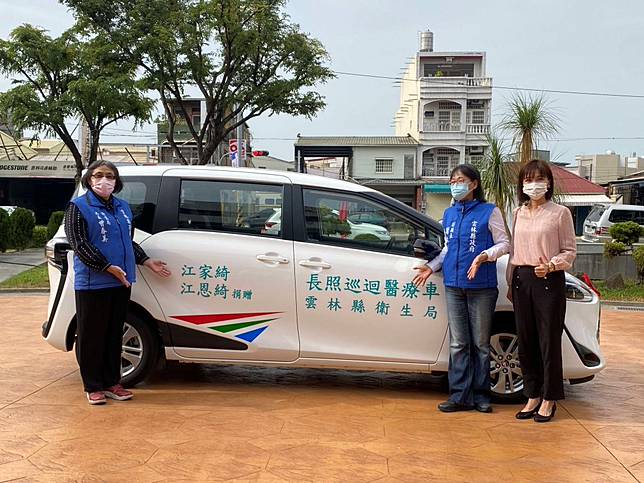 雲林縣衛生局獲一部贈長照巡迴醫療車，強化長者醫療服務。（記者陳正芬攝）