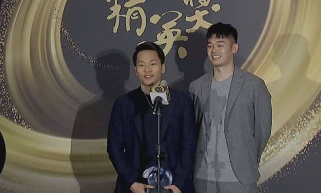 李洋、王齊麟奪下最佳運動團隊獎。（翻攝自動滋Sports YT）