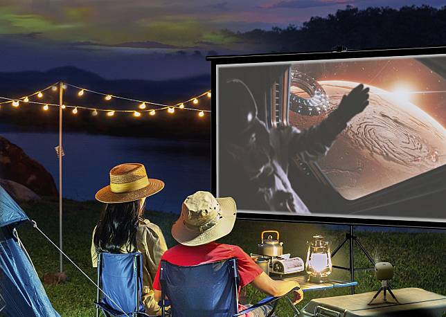你的豪華露營還差一件事：在營地看電影！6 大露營區「投影機」讓你免費用