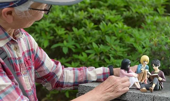 中高齡也愛動漫！60歲以上付費率成長最高，為何《進擊的巨人》、《芙莉蓮》能打動他們？