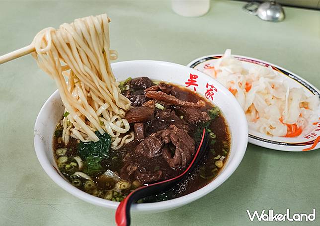 北投45年老字號「吳家牛肉麵」連韓國主廚白鐘元也推薦/ WalkerLand窩客島整理提供 未經許可不可轉載。