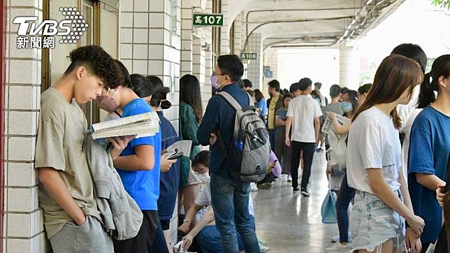 大學分科測驗一連兩天登場。（圖／胡瑞麒攝）