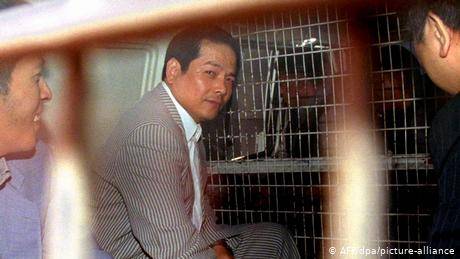 尹國駒在97到99年涉及多宗澳門幫派暴力犯罪案件，曾入獄服刑13年。