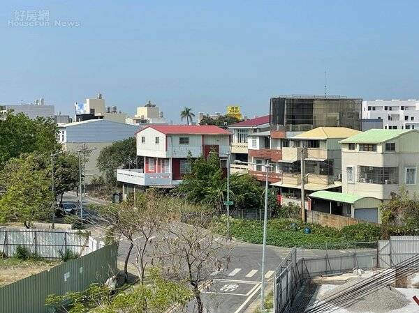 有些買房族為了想要享有更大的居住空間、較寧靜的生活品質，會選擇購入透天厝。示意圖／好房網News記者呂詠柔攝