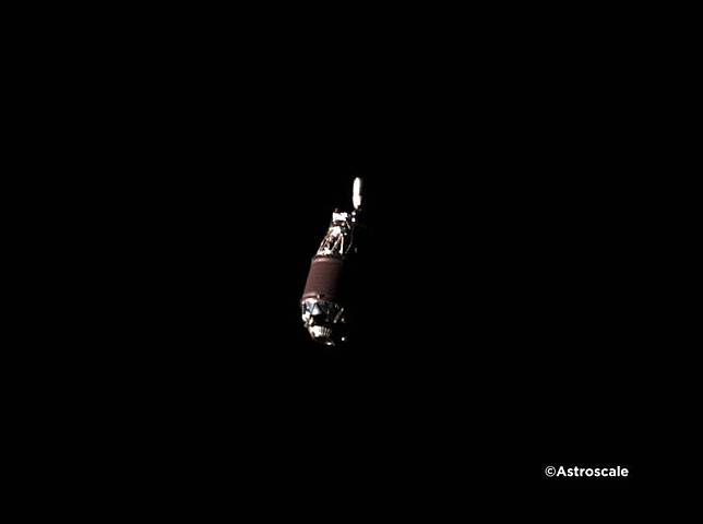 日本Astroscale公司公布近距離拍攝的日本H2A火箭殘骸。(圖取自Astroscale公司官網：https://astroscale.com/)