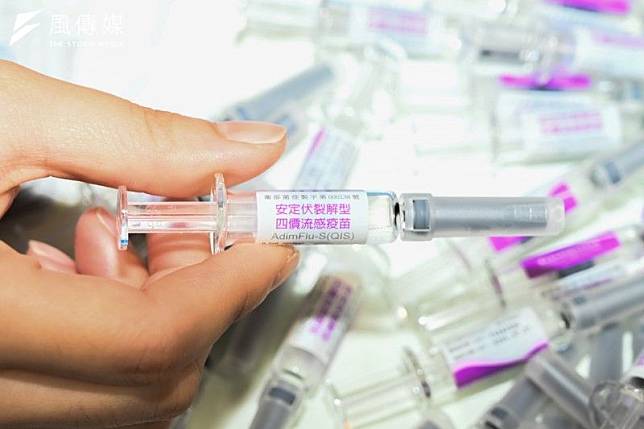 台大公衛教授詹長權表示，2023年更新版新冠疫苗接種率僅90萬劑，因疫情死亡累計7681人，而流感疫苗的接種率則是高出新冠疫苗的6倍。示意圖。（資料照，陳昱凱攝）