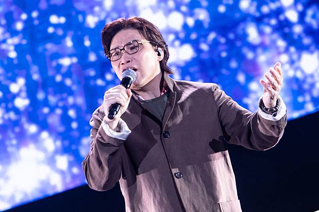 蘇永康25日起連2天在高流舉辦個人演唱會，現場座無虛席。遠傳電信、D-SHOW提供