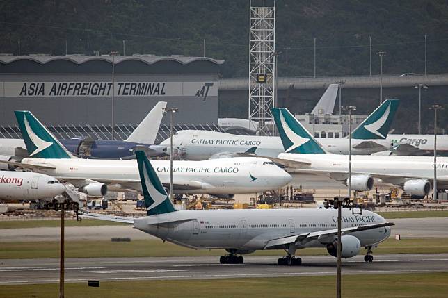 Cathay Pacific strengthened security protocols for staff on flights in light of the mysterious tampering. Photo: Bloomberg